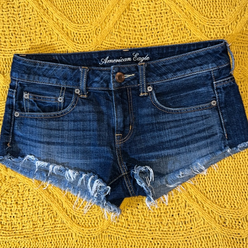 American Eagle Size 4 Dark Wash Jean Shorts